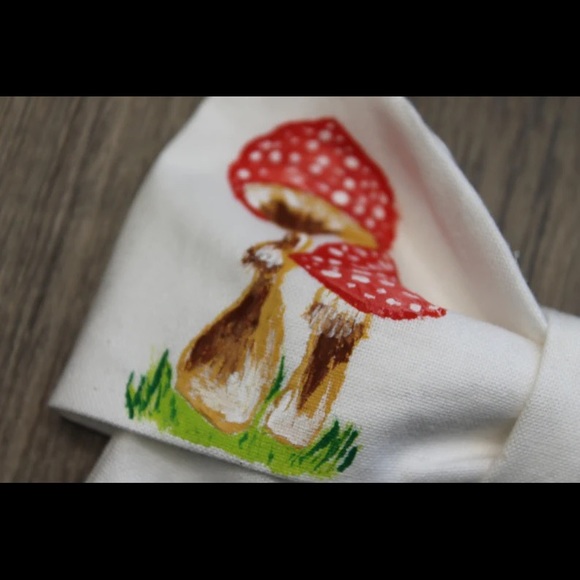 Mini Mushroom Bow - Picture 4 of 5